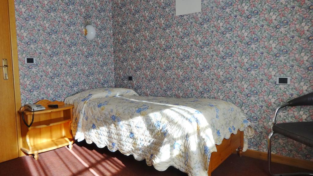 Hotel Cervo Bormio Bagian luar foto
